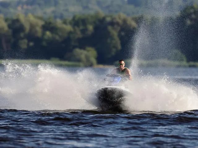 Les meilleures questions à se poser avant de plonger avec un jet ski
