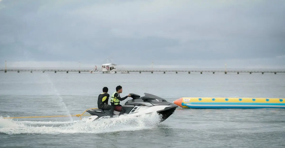 Choisir le meilleur gilet de sauvetage pour plonger en jet ski