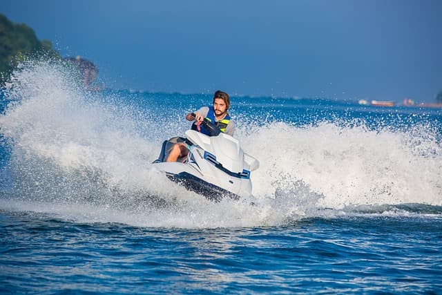 Les caractéristiques incontournables des jets skis modernes