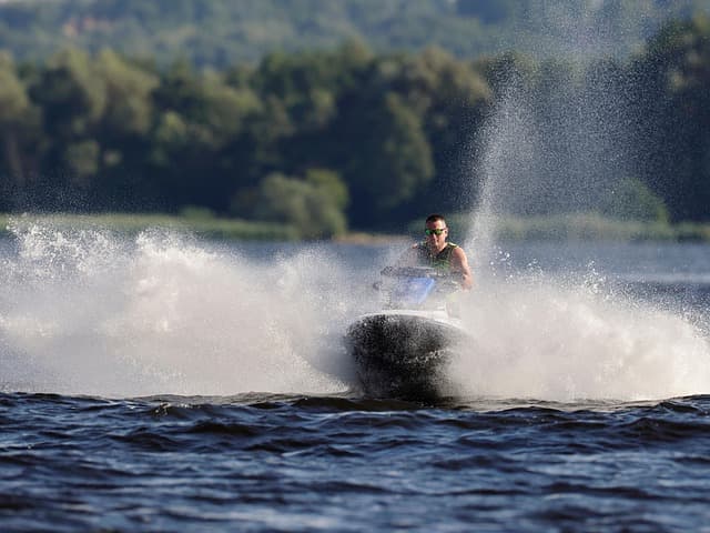 10 conseils pour plonger avec un jet ski en toute sécurité