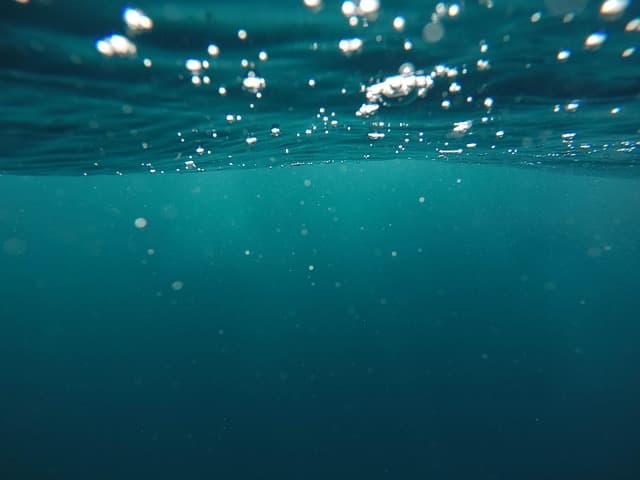 Guide pratique pour plonger avec un jet ski : conseils essentiels